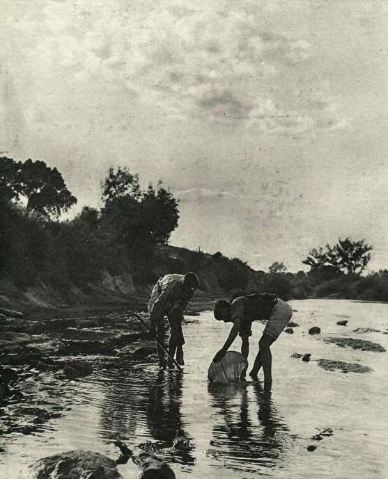 Pescando en el Manzanares #Madrid 1917 Diego González Ragel